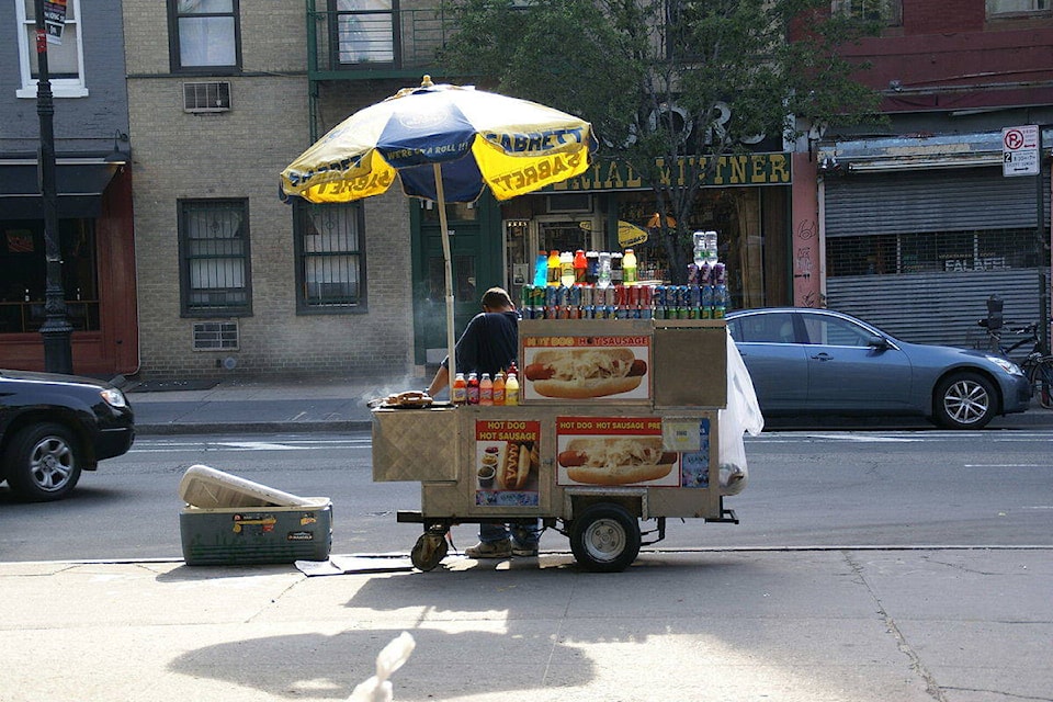 7639154_web1_street-vendor