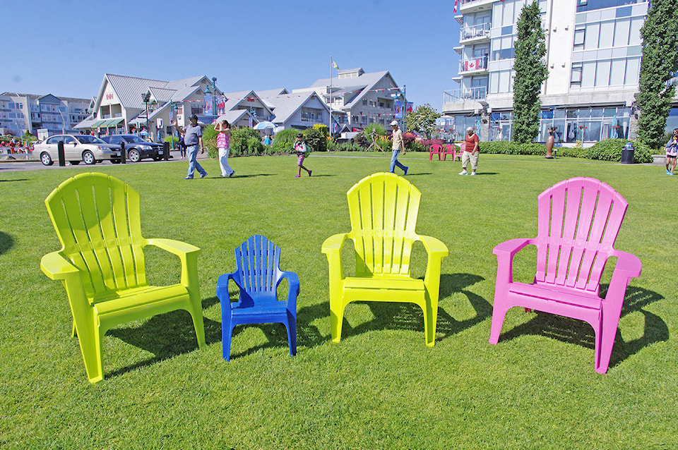 web1_170712-PNR-colourfulchairs1