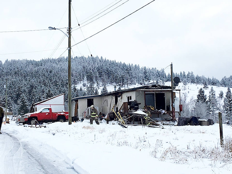 10129322_web1_180110-WLT-Sugar-Cane-Trailer-fire_1