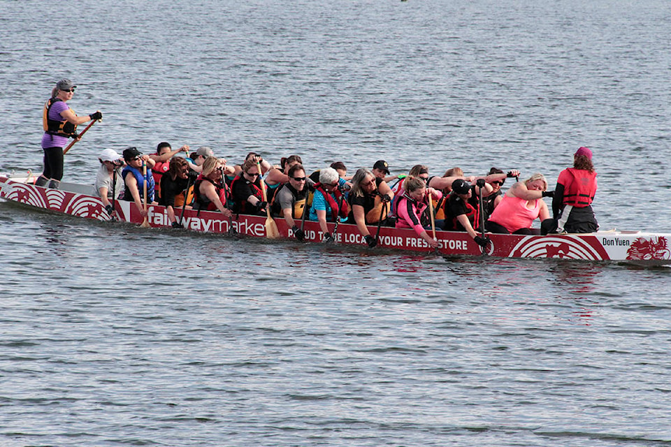 13043139_web1_VNE-DragonBoaters