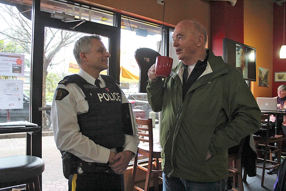 15974514_web1_180302-GNG-CoffeewithCops2