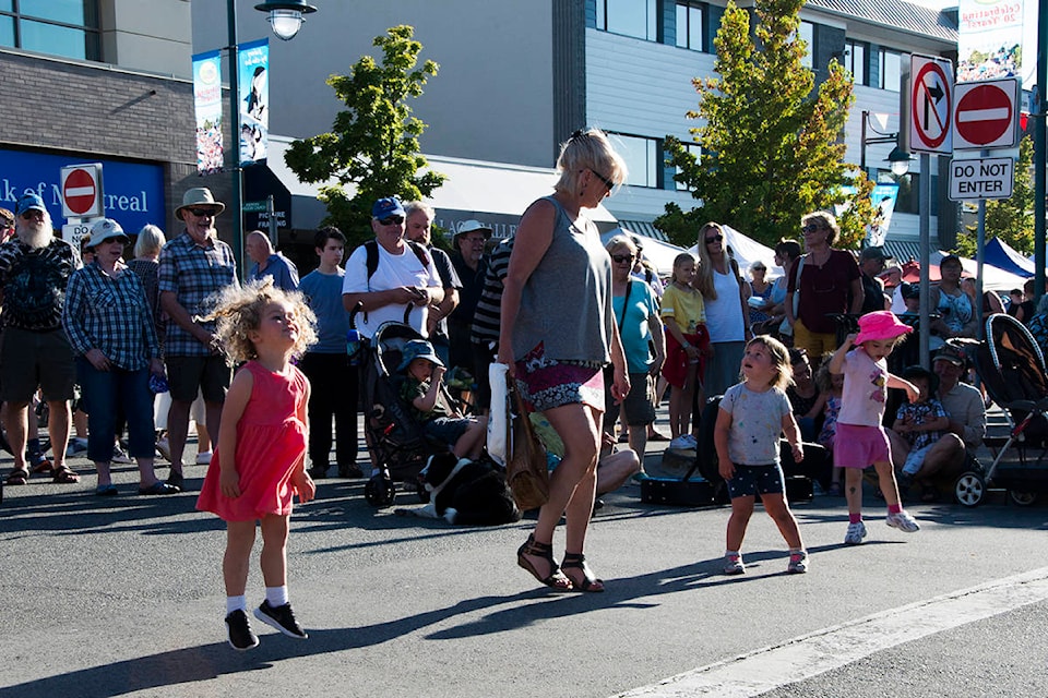 18683493_web1_190725-PNR-Sidney-Street-Market-5