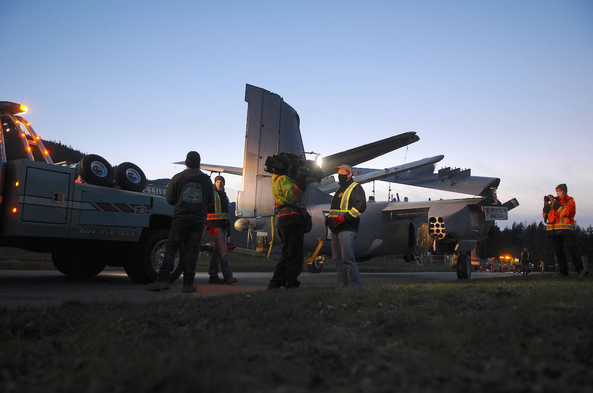 24018985_web1_210125-CPL-Airplane-Moves-From-Compound_4