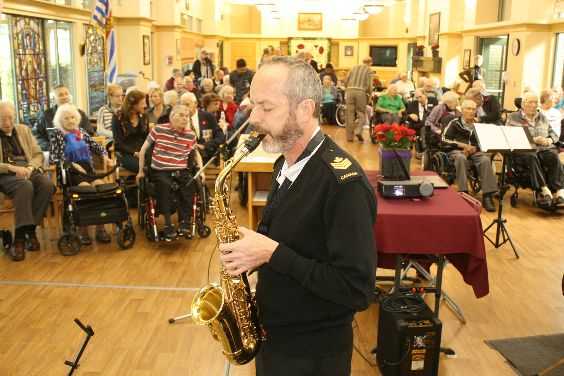 9334381_web1_171117-SNE-Broadmead-Lodge-Remembrance_3