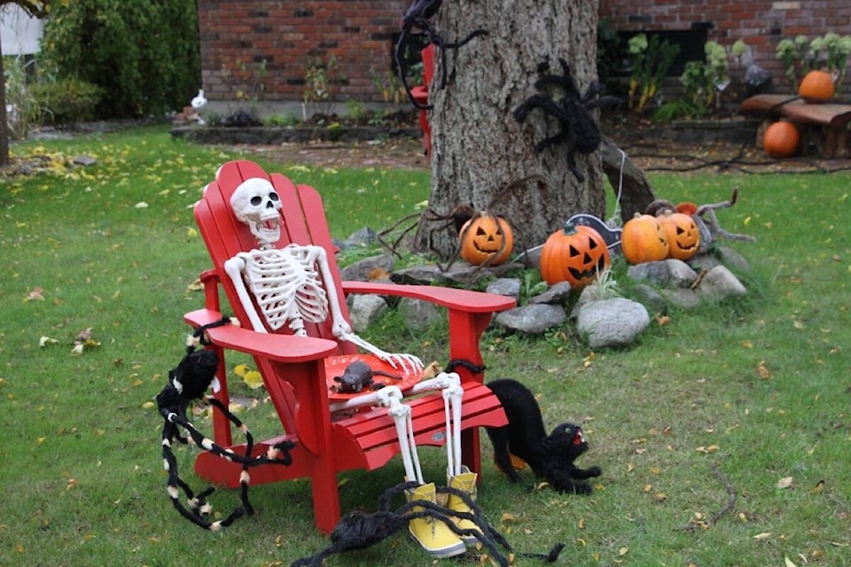 Oak Bay residents aren’t holding back for Halloween as most traditional community events are on hold again for 2021. (Christine van Reeuwyk/News Staff)