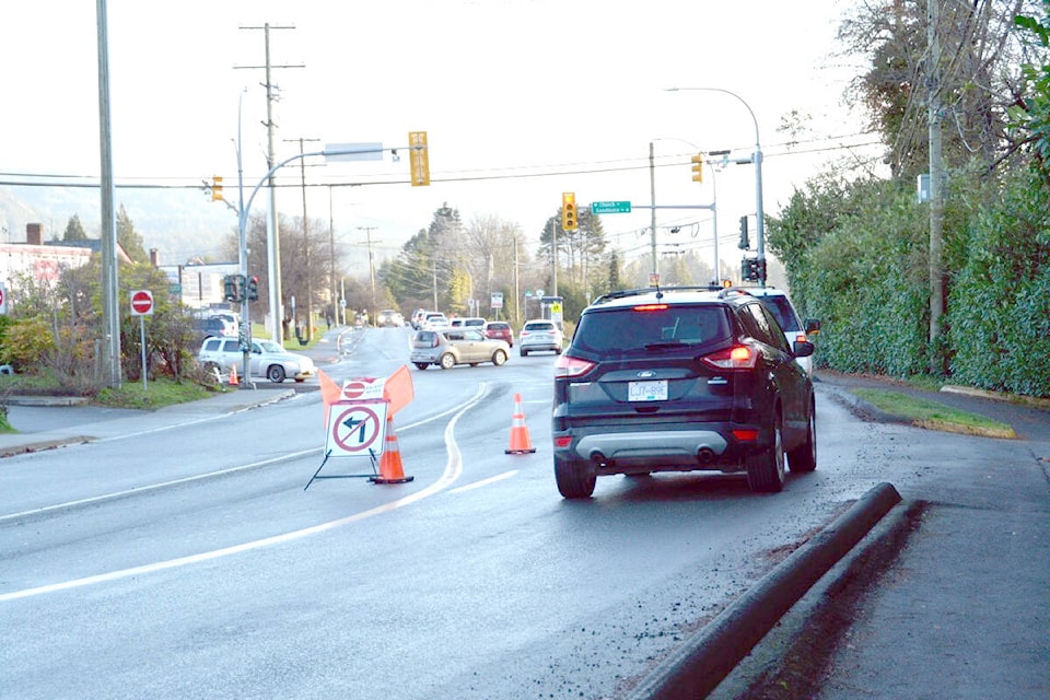 27275578_web1_211125-SNM-Roadwork-Traffic-Delays-PHOTO_1