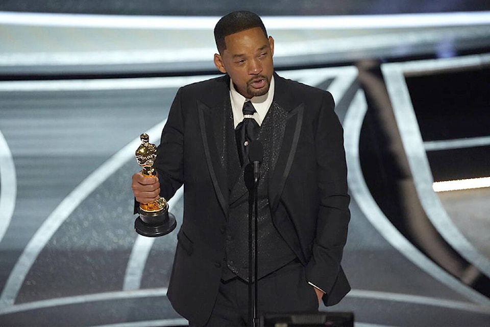 28645862_web1_220330-CP-Oscars-Chris-Rock-smith_1