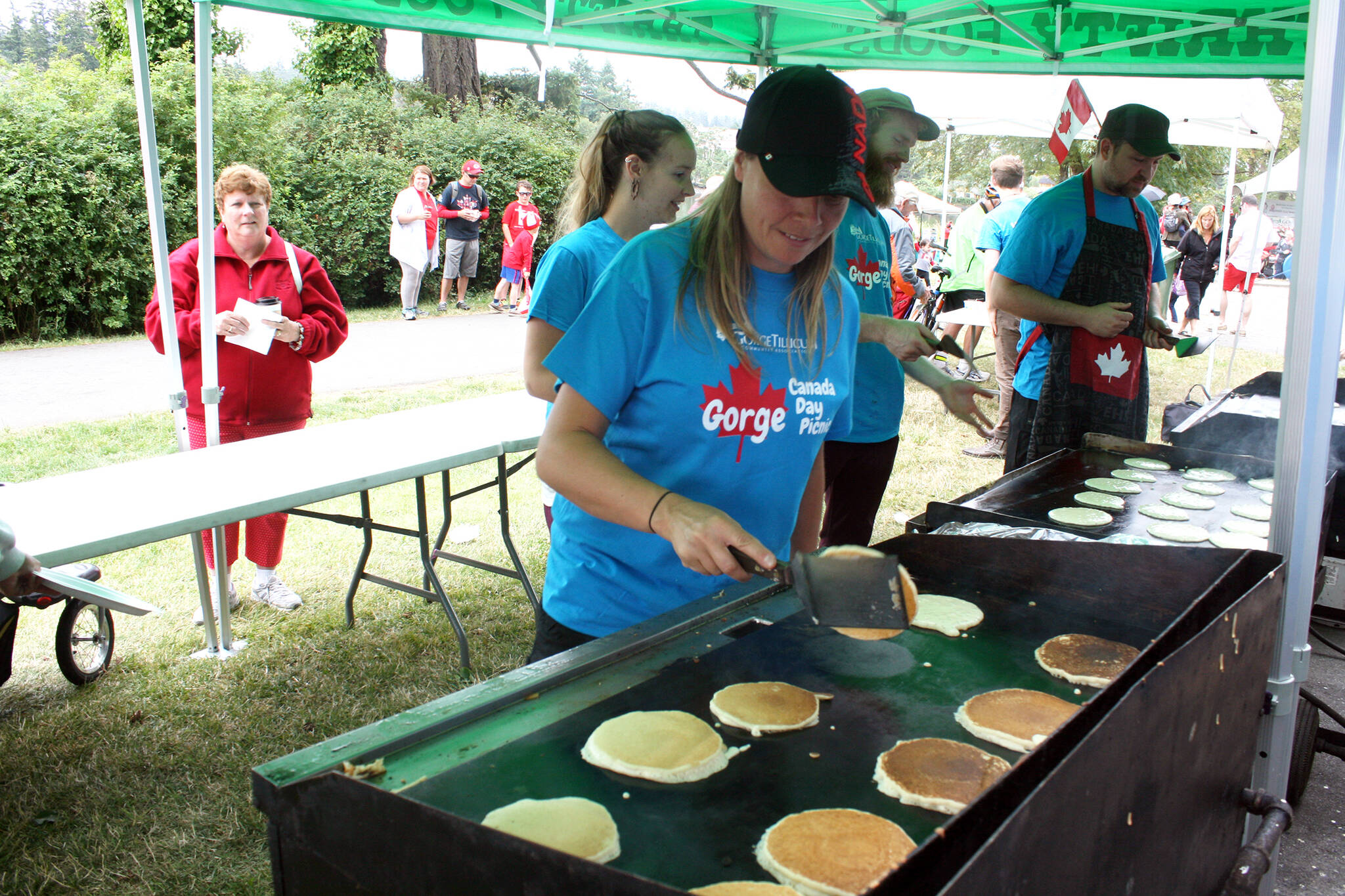 29544571_web1_220622-VNE-Victoria-Canada-Day-pancake_1