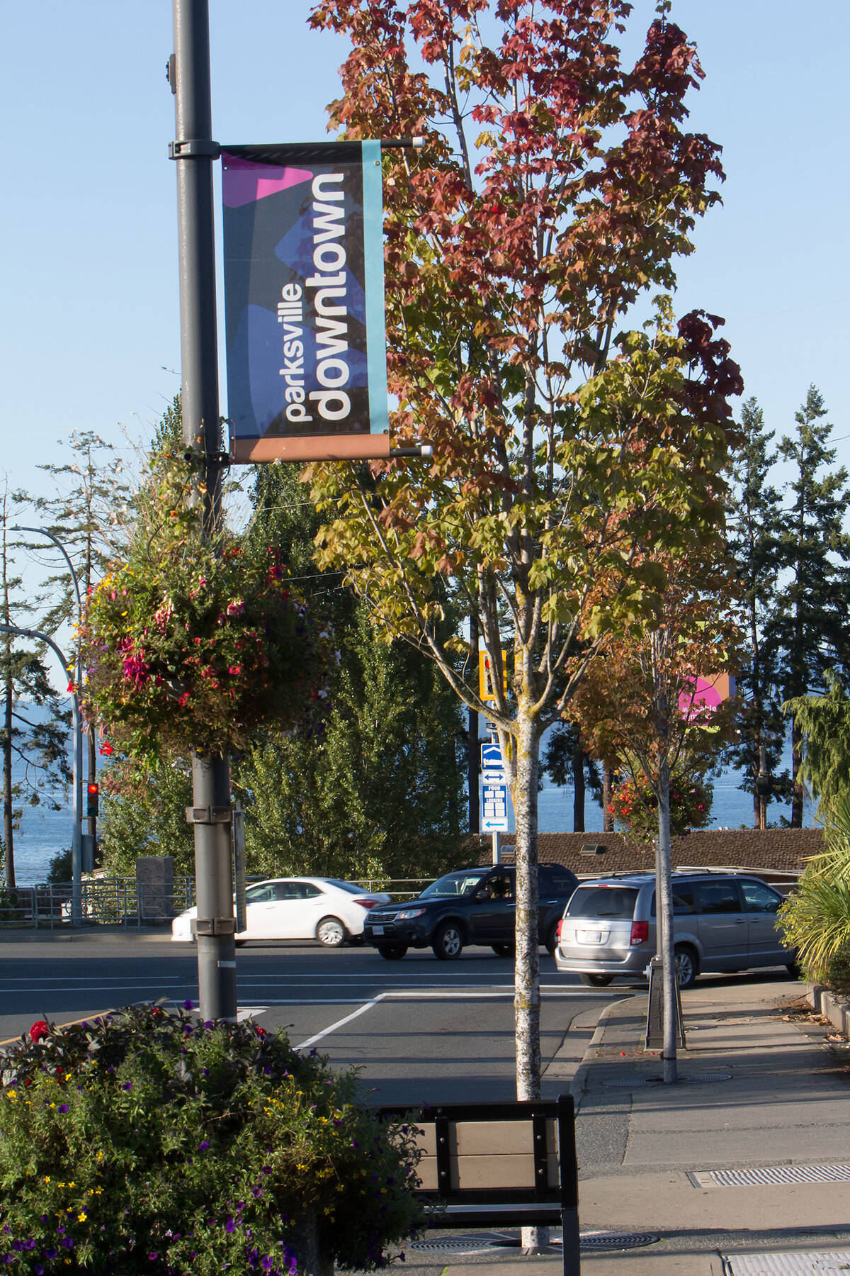 Explore an eclectic mix of shops, services, accommodations and dining experiences in downtown Parksville.