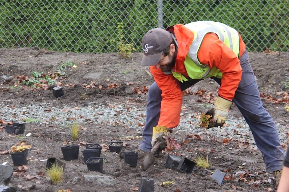 30933698_web1_221107-OBN-MontereyRainGarden-cvr_4