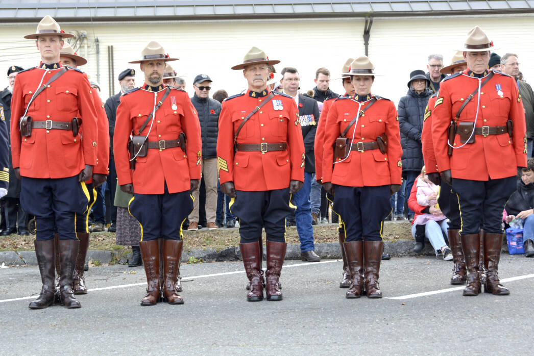 30984264_web1_221117-SNM-Remembrance-Day-PHOTO_4