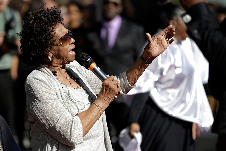 32244827_web1_230327-CPW-Whitney-Houstons-gospel-roots-mom_1