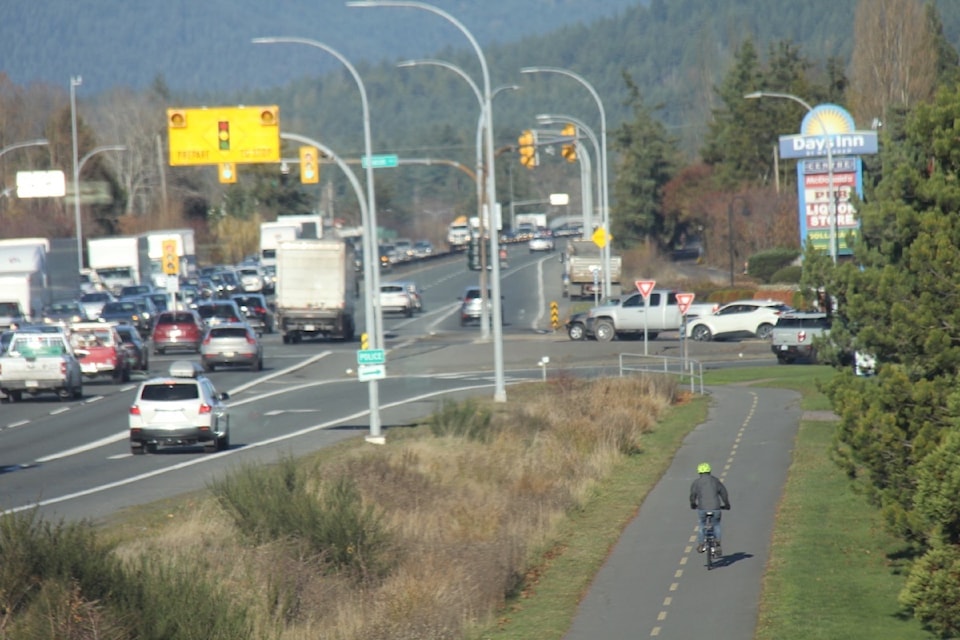 lochsidetrailhwy17sidney