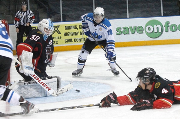 46858penticton1009vees-bulldogs1