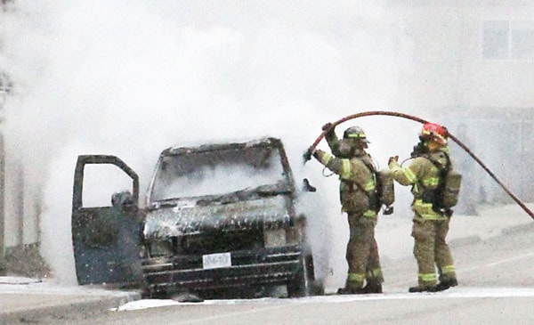 55985pentictonMinivan_Fire_PNH_01