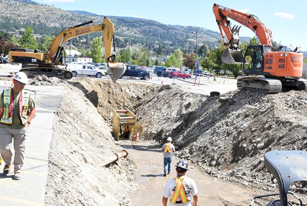 60587penticton0729hospitalconstruction05