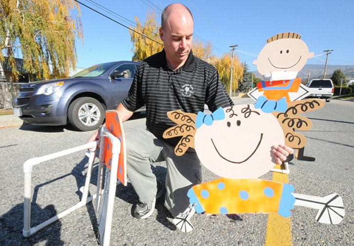 85812penticton1023schoolcrossing