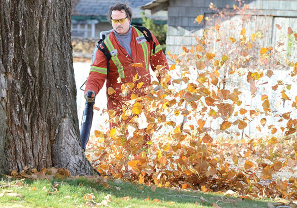 27037penticton1116leafblower