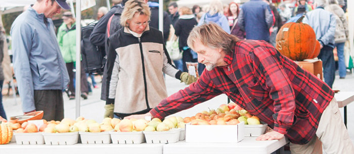 42966penticton1030-farmers-market1