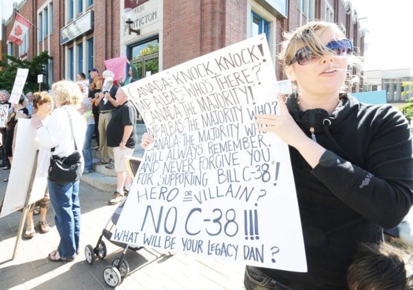 4757penticton0615protest