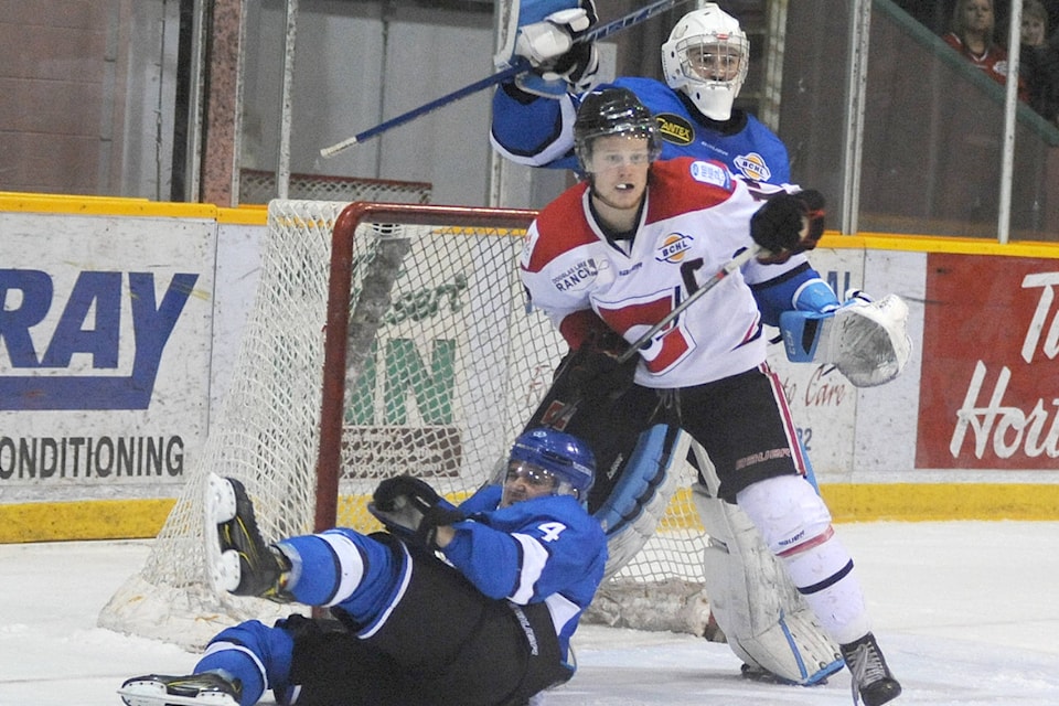 web1_170322-PWN-Vees-Centennials-Game4-T