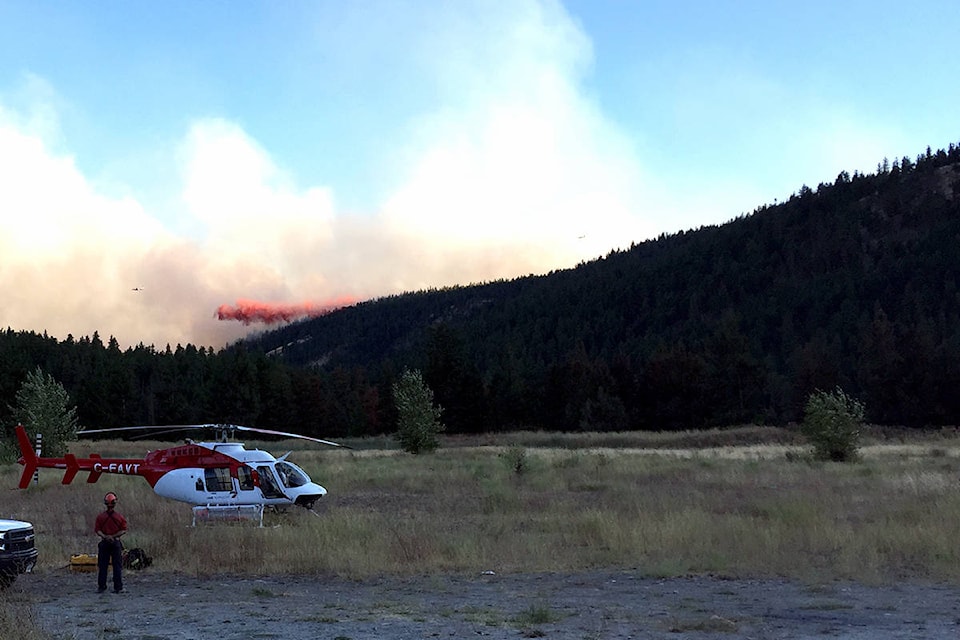 8364365_web1_170902-KCN-Peachland-Evac_1