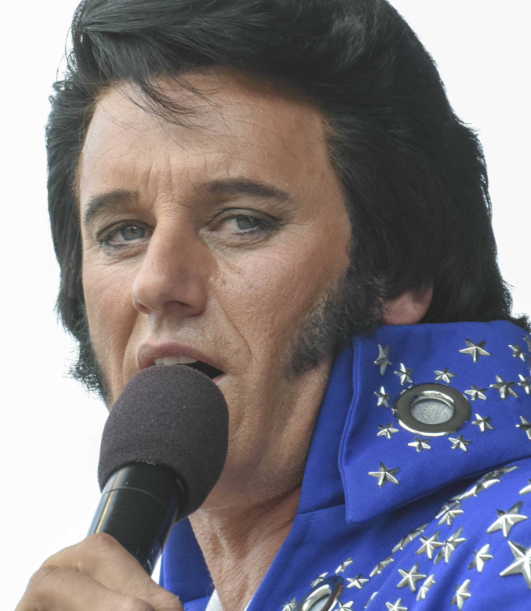 12455913_web1_180627-PWN-Elvis---009