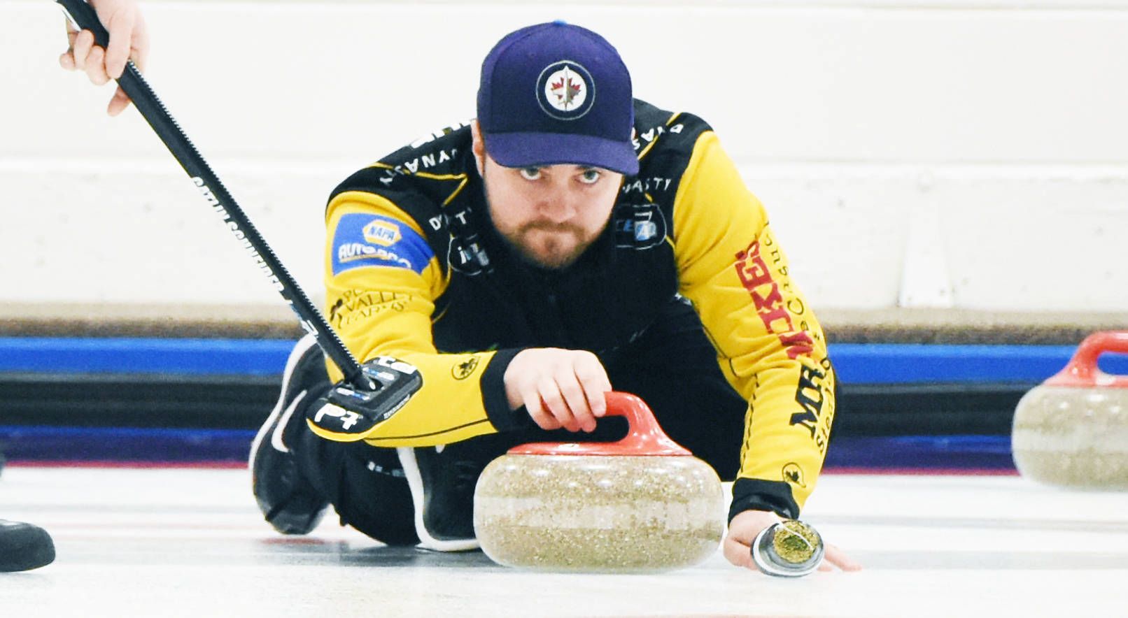 14534241_web1_181128-PWN-T-curling--13