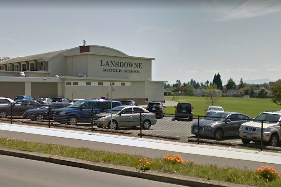 17385066_web1_190620-SNE-LANSDOWNE-MIDDLE-SCHOOL-RESPONSE_1