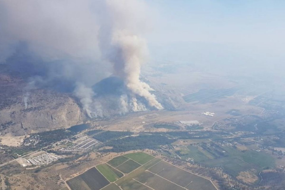 18089366_web1_190813-PWN-eaglebluff-fire