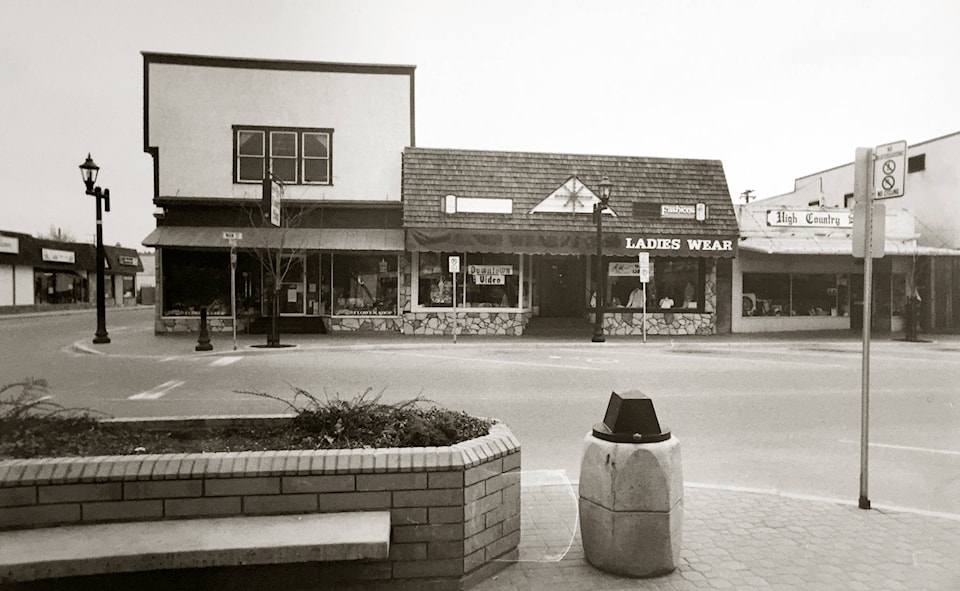 20719205_web1_200305-SUM-Historic-Main-Street-1993-SUMMERLAND_2