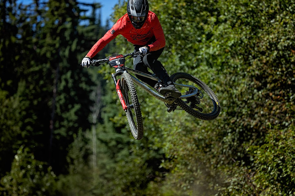 23612864_web1_201216-PWN-MtnBikePark-bike_1