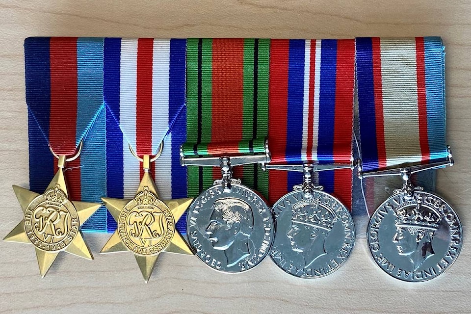 24244748_web1_210218-KCN-medals-seized-drugs_1