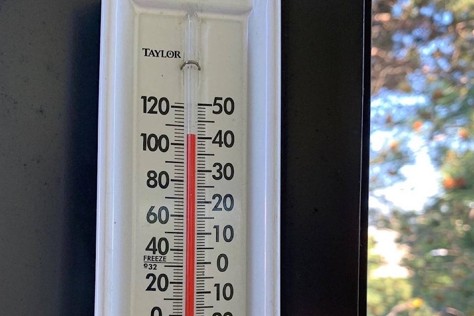 25683242_web1_20210630-BPD-thermometer-40-jun28.21-tf