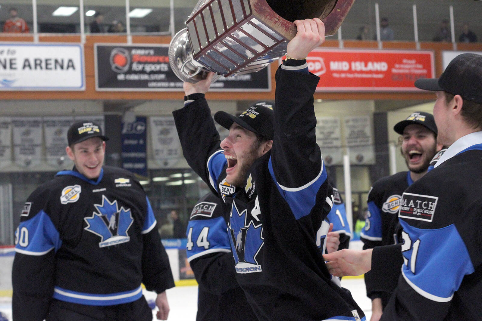 29178852_web1_220525-NBU-vees-win-BCHL-championship-2_4