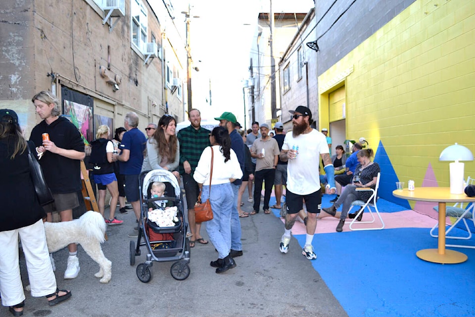 Party in Slack Alley had a great vibe and culture as hundreds took in the music, food and drinks and entertainment in the vibrant and newly transformed alley on Sunday. (Monique Tamminga Western News)