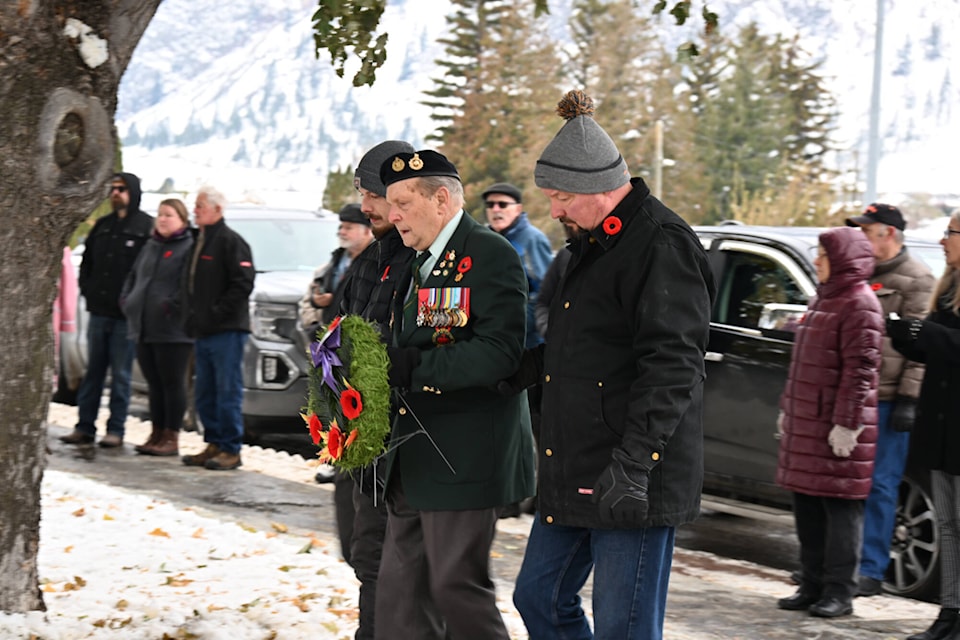 31038241_web1_221117-KER-RemembranceDay-Photos_2