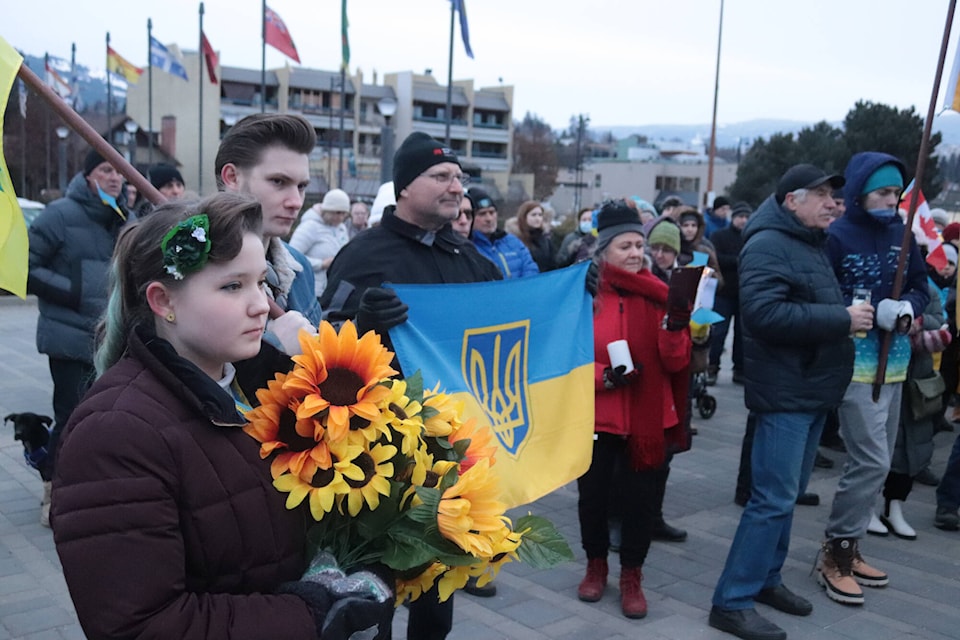 31969741_web1_230302-VMS-Ukraine-vigil-1_2