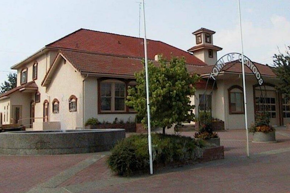 32552596_web1_Town-Hall