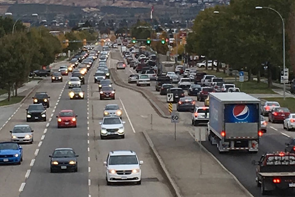 32731034_web1_180815-KCN-traffic