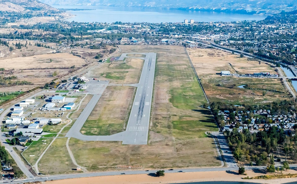 33916991_web1_230920-PWN-PentictonAirport_1