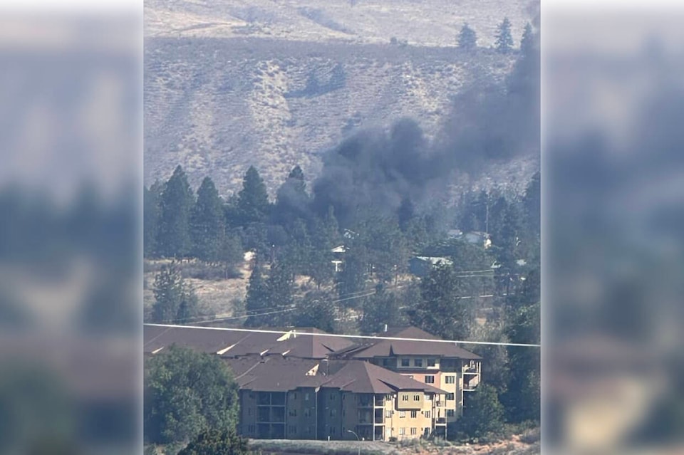 33937934_web1_230920-PWN-OsoyoosFire-FB_1