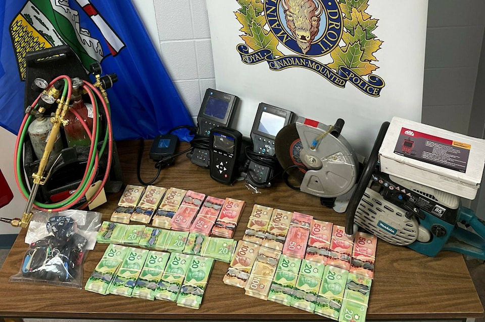 28727109_web1_220413-PON-RCMP-ATM-thefts_1