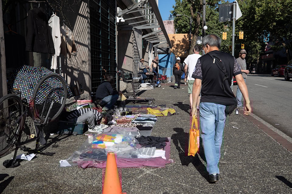 28800325_web1_220414-CPW-Canada-Post-deliveries-paused-Downtown-Eastside-sidewalk_1