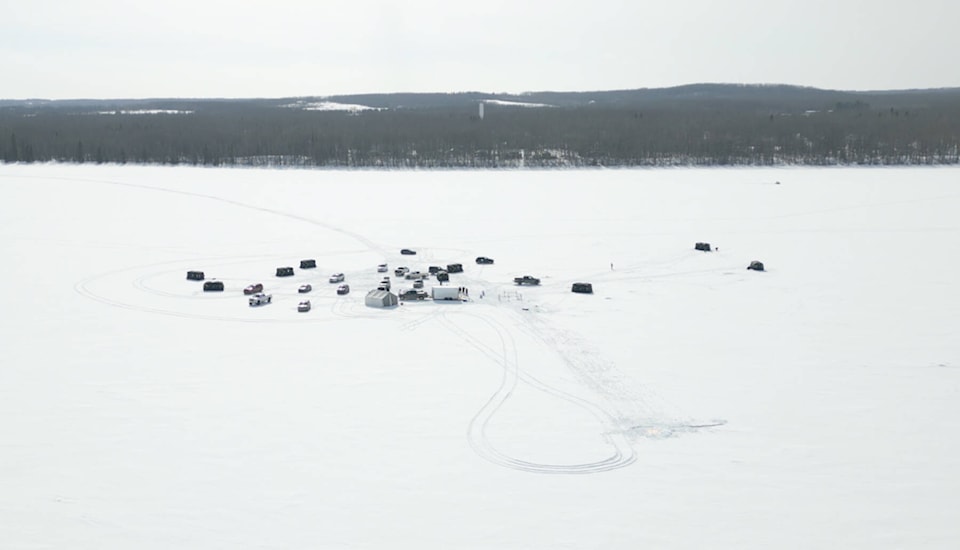 32276716_web1_230406-WPF-Metis-ice-fishing-camp_2