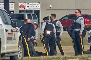 Suspect waving a handgun in Wetaskiwin arrested