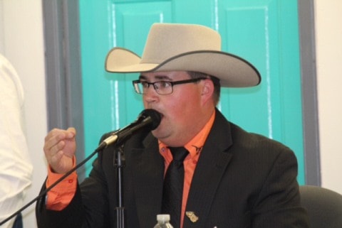 64312ponokaAuctioneer060414