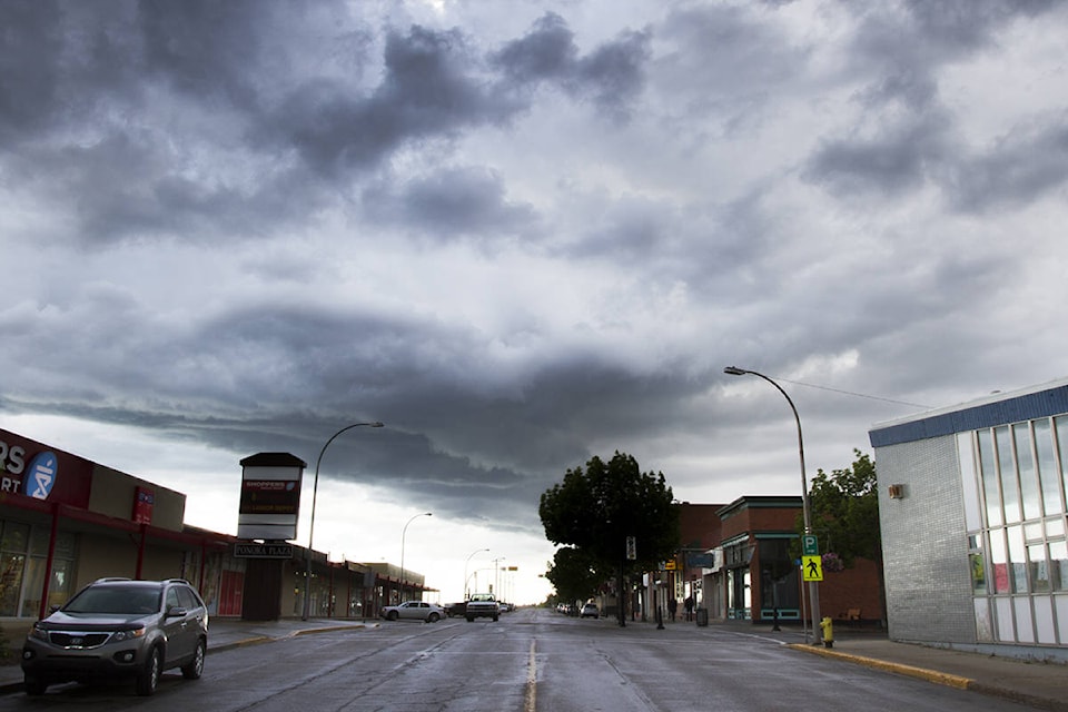 web1_170620-PON-severe-thunderstorm_1