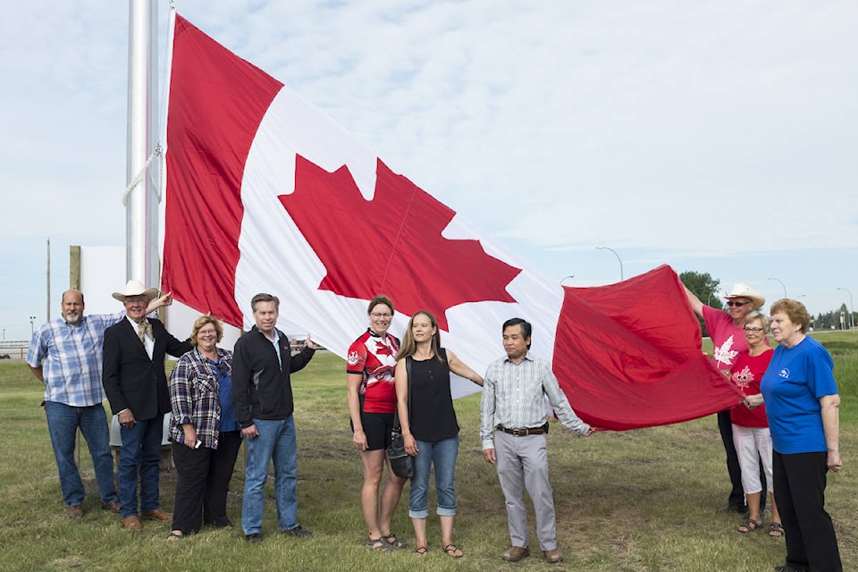 7650002_web1_170712-PON-canada-flag_1