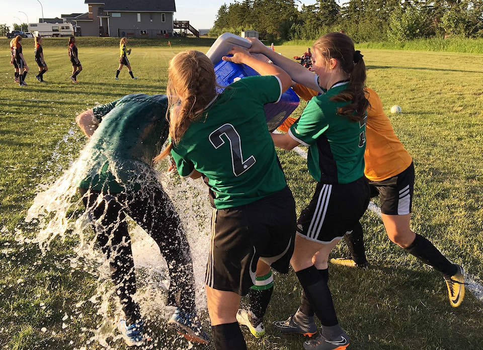 12456079_web1_180627-PON-ponoka-soccer-u17_1